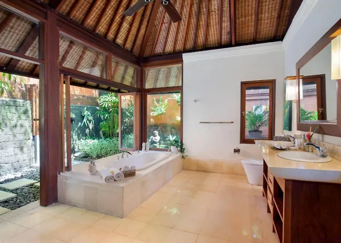 Bunga Wangi, 3 Bedrooms, Canggu, Bali Style 別荘 *