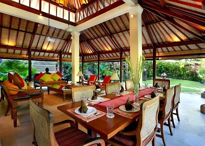 Bunga Wangi, 3 Bedrooms, Canggu, Bali Style チャングー