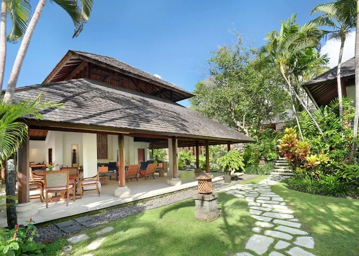 別荘 Bunga Wangi, 3 Bedrooms, Canggu, Bali Style チャングー